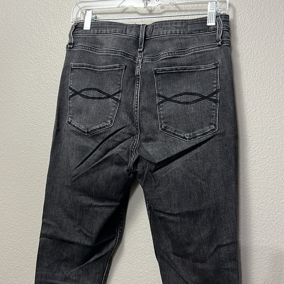 Abercrombie and Fitch Curve Love Skinny Ankle High Rise Jeans - Picture 10 of 15